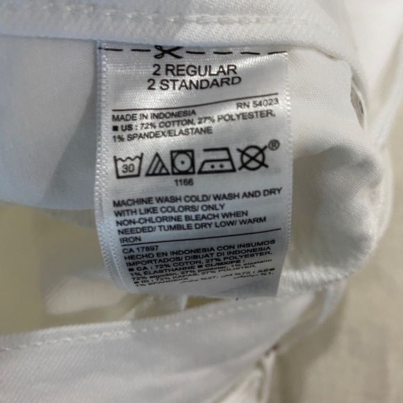 EUC OLD NAVY JEANS CURVY MIDRISE SIZE 2 - Picture 4 of 5